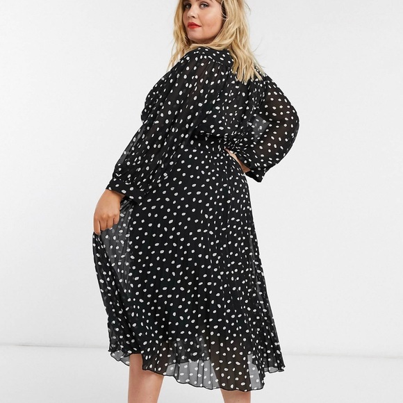 ASOS Design Curve Pleated Batwing Midi Dress in mono Splodge Print - Picture 3 of 9